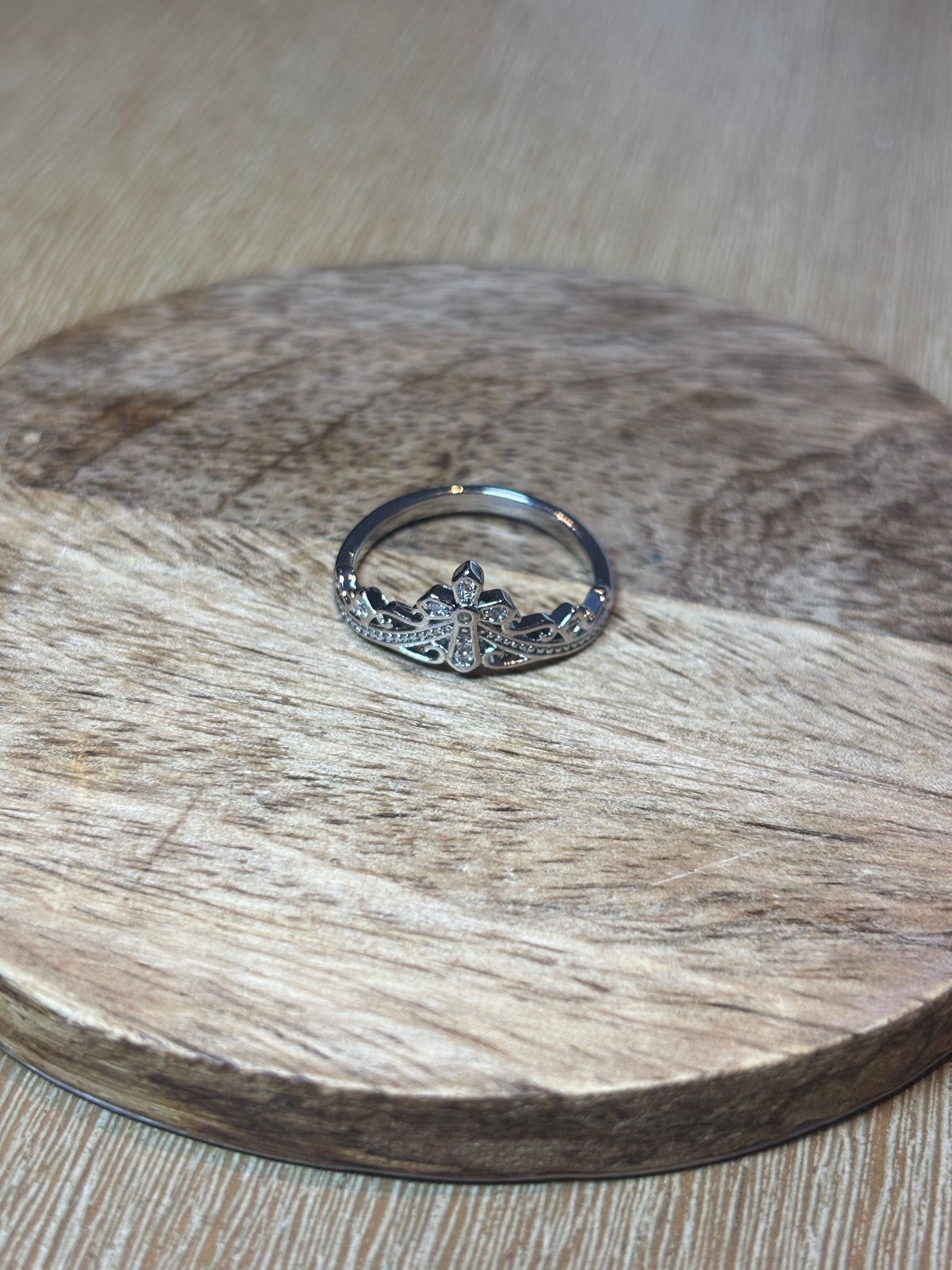 Stunning Cross Ring