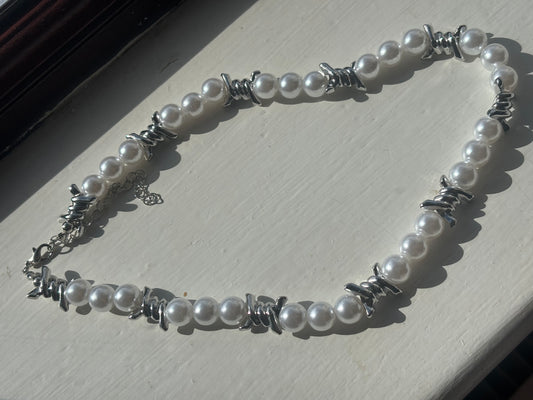 Silver and Pearl Barbed Wire Chain