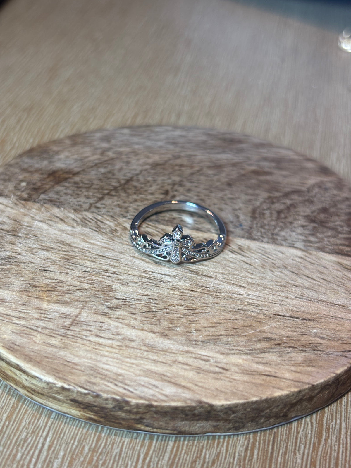 Stunning Cross Ring