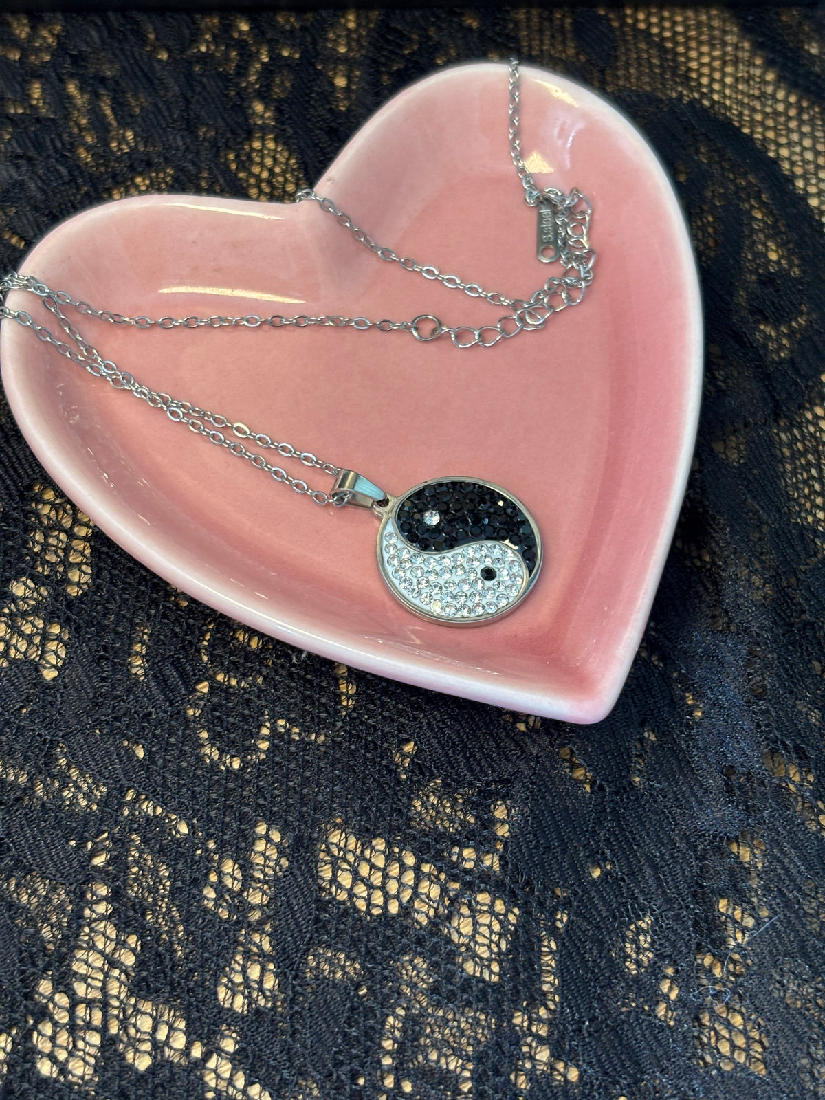 Yin and Yang Chain