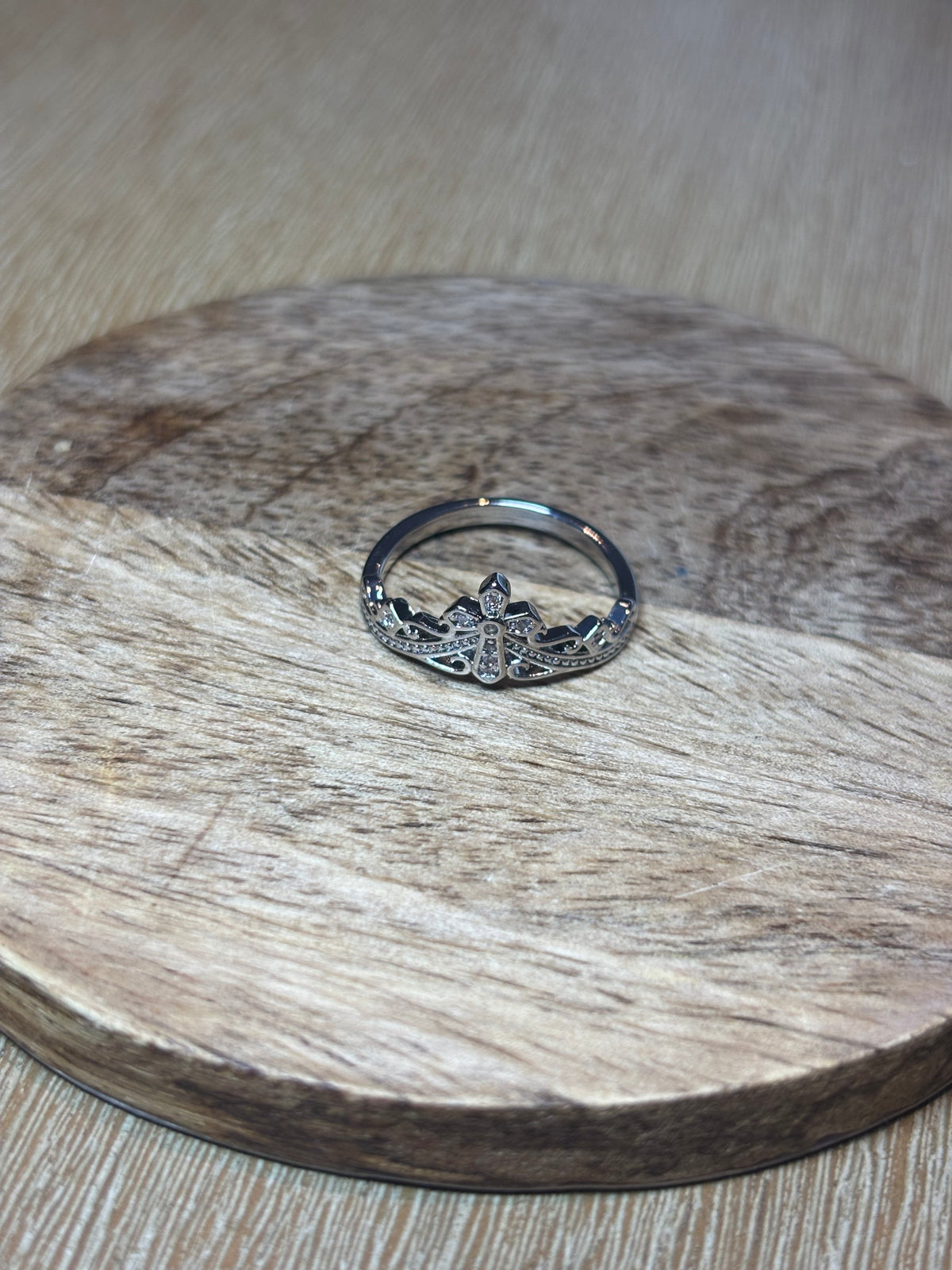 Stunning Cross Ring