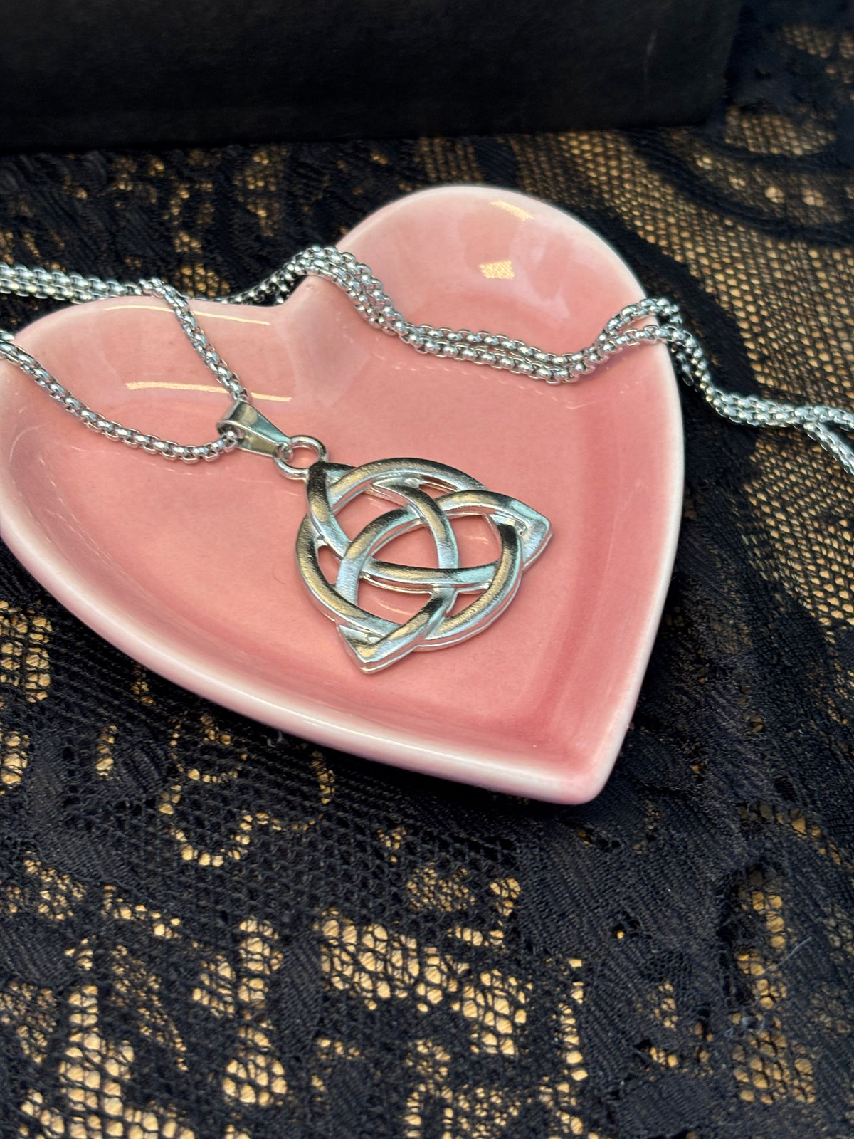 Unisex Triquetra Chain